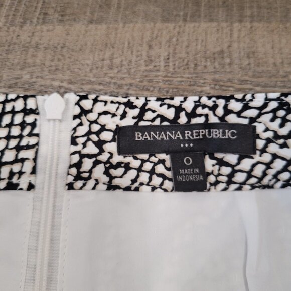 BANANA REPUBLIC | Pencil Skirt Patterned | Sz. 0 - Picture 5 of 8